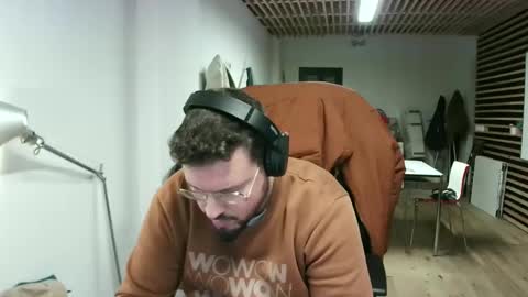 Snapshot of maythe4bwu chatting on January 27, 2:24 pm maythe4bwu online show from January 27, 2:24 pm