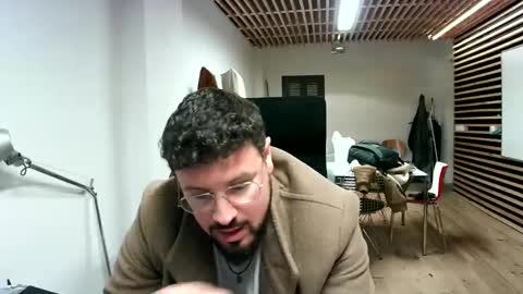 Snapshot of maythe4bwu chatting on February 23, 9:48 pm maythe4bwu online show from February 23, 9:48 pm