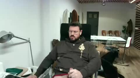 Snapshot of maythe4bwu chatting on December 29, 10:56 am maythe4bwu online show from December 29, 10:56 am