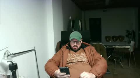 Snapshot of maythe4bwu chatting on December 16, 11:55 am maythe4bwu online show from December 16, 11:55 am