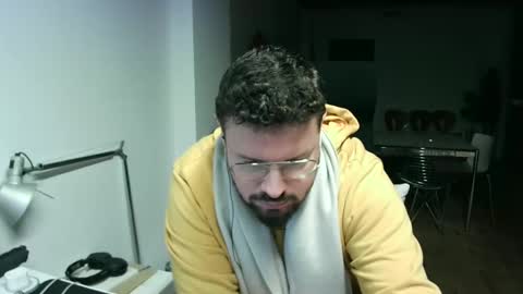 Snapshot of maythe4bwu chatting on December 23, 10:53 am maythe4bwu online show from December 23, 10:53 am