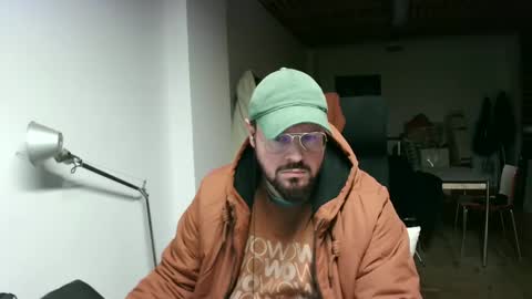 Snapshot of maythe4bwu chatting on January 21, 10:08 am maythe4bwu online show from January 21, 10:08 am