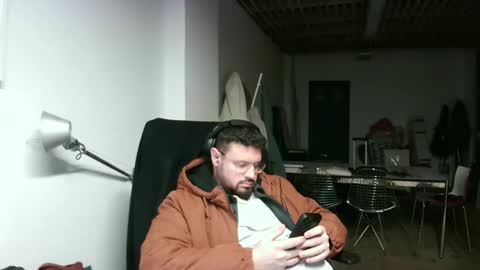 Snapshot of maythe4bwu chatting on January 25, 6:57 pm maythe4bwu online show from January 25, 6:57 pm