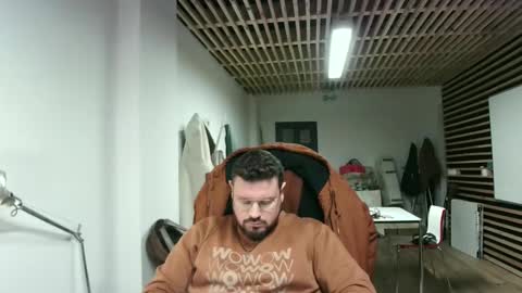 Snapshot of maythe4bwu chatting on January 27, 11:22 am maythe4bwu online show from January 27, 11:22 am