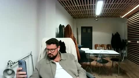 Snapshot of maythe4bwu chatting on October 12, 10:33 pm maythe4bwu online show from October 12, 10:33 pm