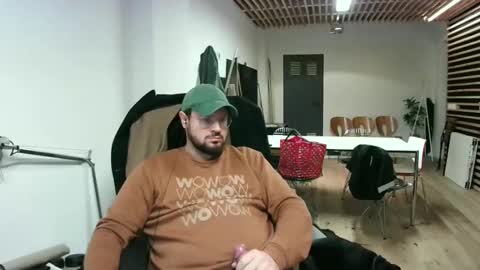 Snapshot of maythe4bwu chatting on January 7, 11:16 am maythe4bwu online show from January 7, 11:16 am