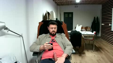 Snapshot of maythe4bwu chatting on February 11, 10:07 pm maythe4bwu online show from February 11, 10:07 pm