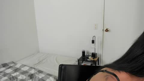 mazikeen_18 online show from April 23, 1:13 pm