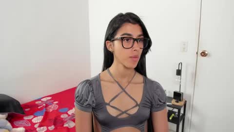 mazikeen_18 online show from May 7, 1:51 pm