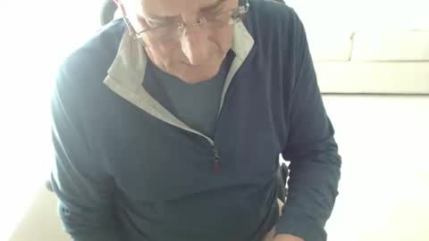 Snapshot of mbeastie chatting on March 6, 7:43 pm Beastie online show from March 6, 7:43 pm