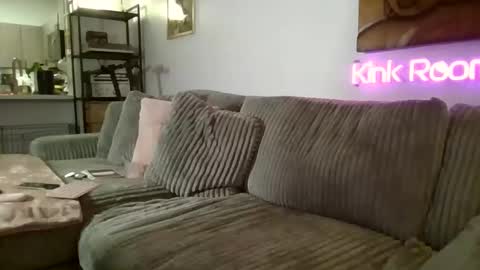 me2283 online show from February 27, 1:52 am