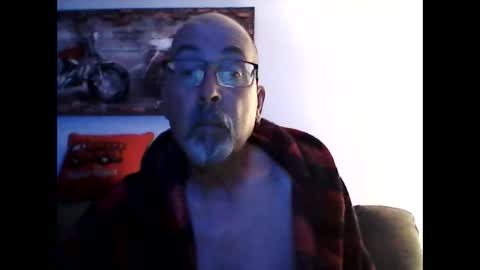 me at home online show from June 3, 9:34 am