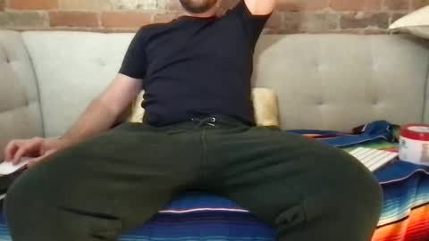 Snapshot of mecc2c chatting on December 25, 2:35 am mecc2c online show from December 25, 2:35 am