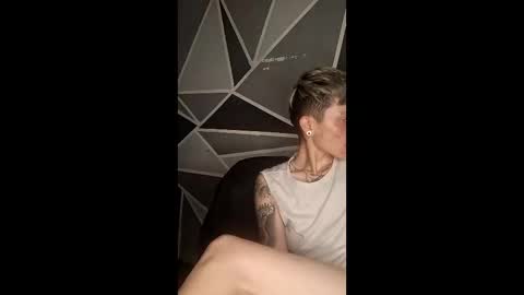 Megan and sophi online show from March 5, 6:33 am