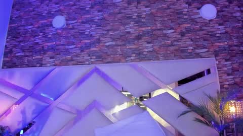     online show from January 19, 12:04 pm