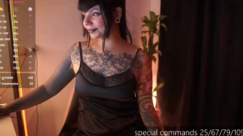 welcome guys   please  help me to reach 100 hands up Thanks  online show from February 27, 1:41 am