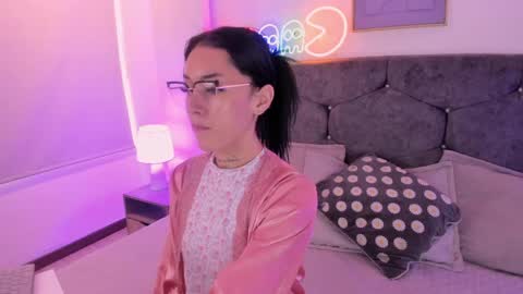 megan_morphy online show from May 21, 12:01 pm