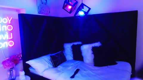 megan_saint online show from March 14, 2:10 pm