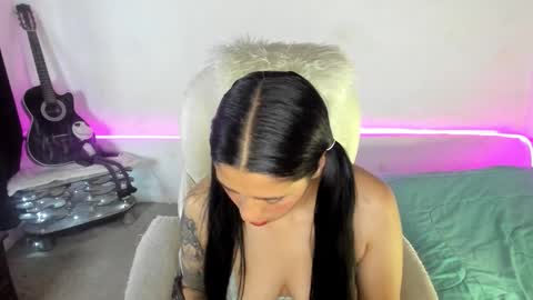 Snapshot of megan_waldman chatting on October 14, 10:24 pm Megan online show from October 14, 10:24 pm