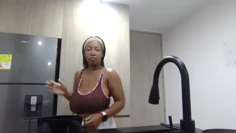 Snapshot of meganhotxx2 chatting on September 13, 3:53 am megan        online show from September 13, 3:53 am