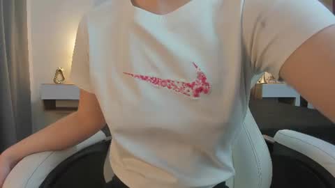 Megan Queen online show from June 19, 1:17 pm