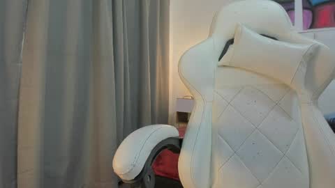 Megan Queen online show from May 11, 12:23 pm