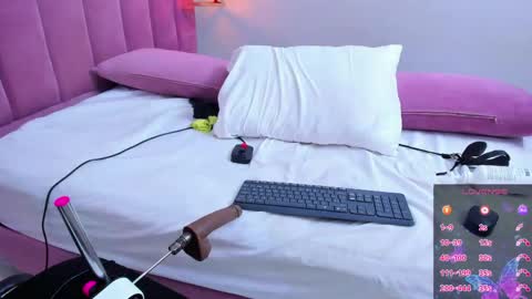 Megan  online show from May 31, 2:10 am