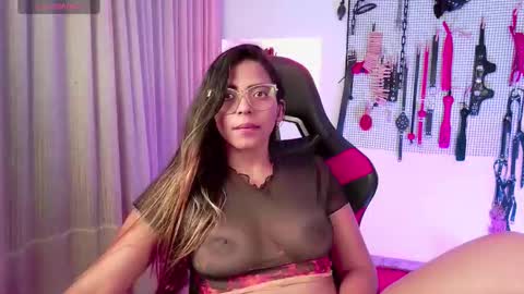 Snapshot of meggan_greey chatting on September 22, 11:53 pm Your best slave  online show from September 22, 11:53 pm