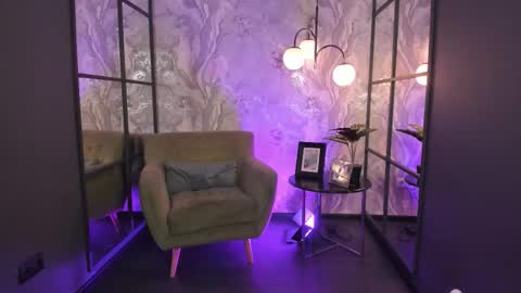 Meggy online show from December 18, 2:12 pm