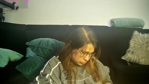 mei chang online show from March 28, 7:10 am