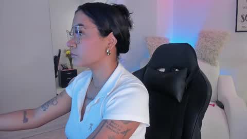 melan_owen online show from August 5, 10:45 am