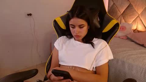 MELANI online show from November 12, 9:06 pm