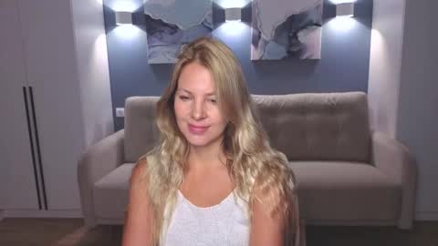 Melanie Bennett online show from September 12, 6:04 am