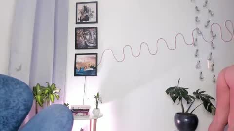 Snapshot of melaniegagner_ chatting on December 13, 2:21 am Melany online show from December 13, 2:21 am