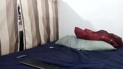 melaniehanzelnut online show from November 21, 5:05 am