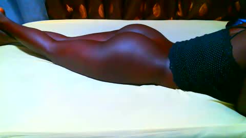 Snapshot of melanin_queen22 chatting on September 9, 6:24 am melanin queen online show from September 9, 6:24 am