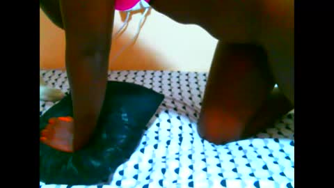 Snapshot of melanin_queen22 chatting on October 18, 6:34 pm melanin queen online show from October 18, 6:34 pm