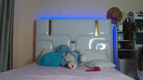 ann online show from April 1, 2:25 pm