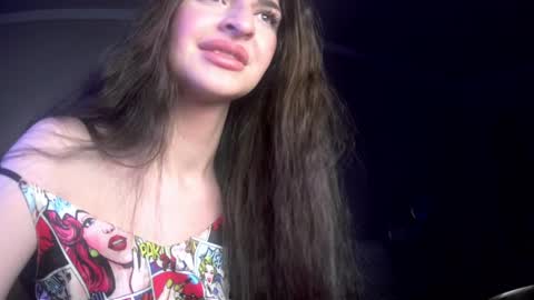 melena_caramel online show from June 3, 7:30 pm