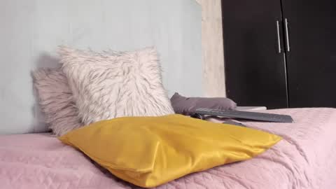 Meli  online show from April 16, 8:09 pm