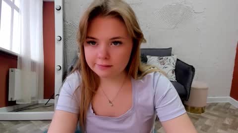 Sophia online show from December 2, 9:07 am