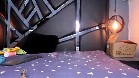 melissa_23_ online show from December 15, 11:50 am