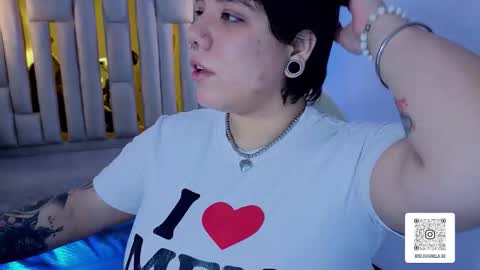 Lissa  online show from December 14, 7:09 pm