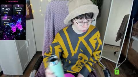 Melissa online show from October 4, 11:02 pm