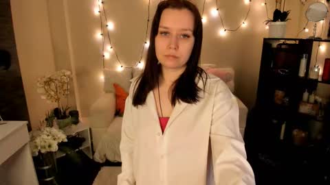 Lili  STREAMS EVERY DAY online show from February 23, 8:27 am