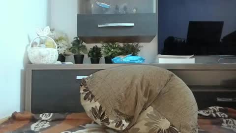 MellyMell  online show from May 20, 1:57 am