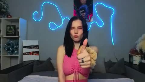 mellhyees online show from February 7, 5:38 pm