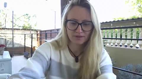 Melly online show from May 6, 5:24 am