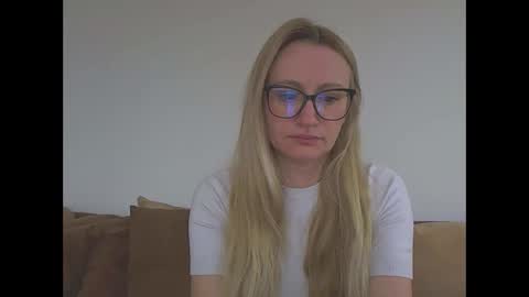 Melly online show from April 3, 7:48 am