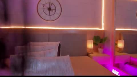 Melody online show from December 2, 3:38 am